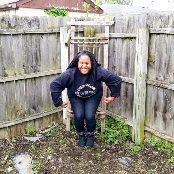 Meet your Posher, Smash - Picture 2 of 3